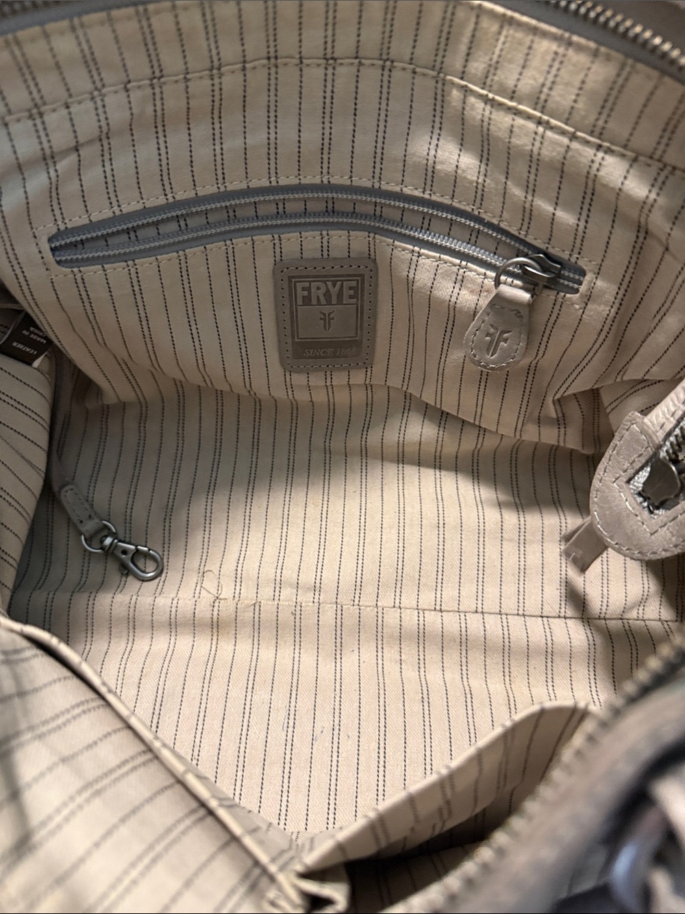 FRYE Cream Striped Interior Leather Tote - Neutral Lined